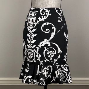White House Black Market Skirt 4 EUC